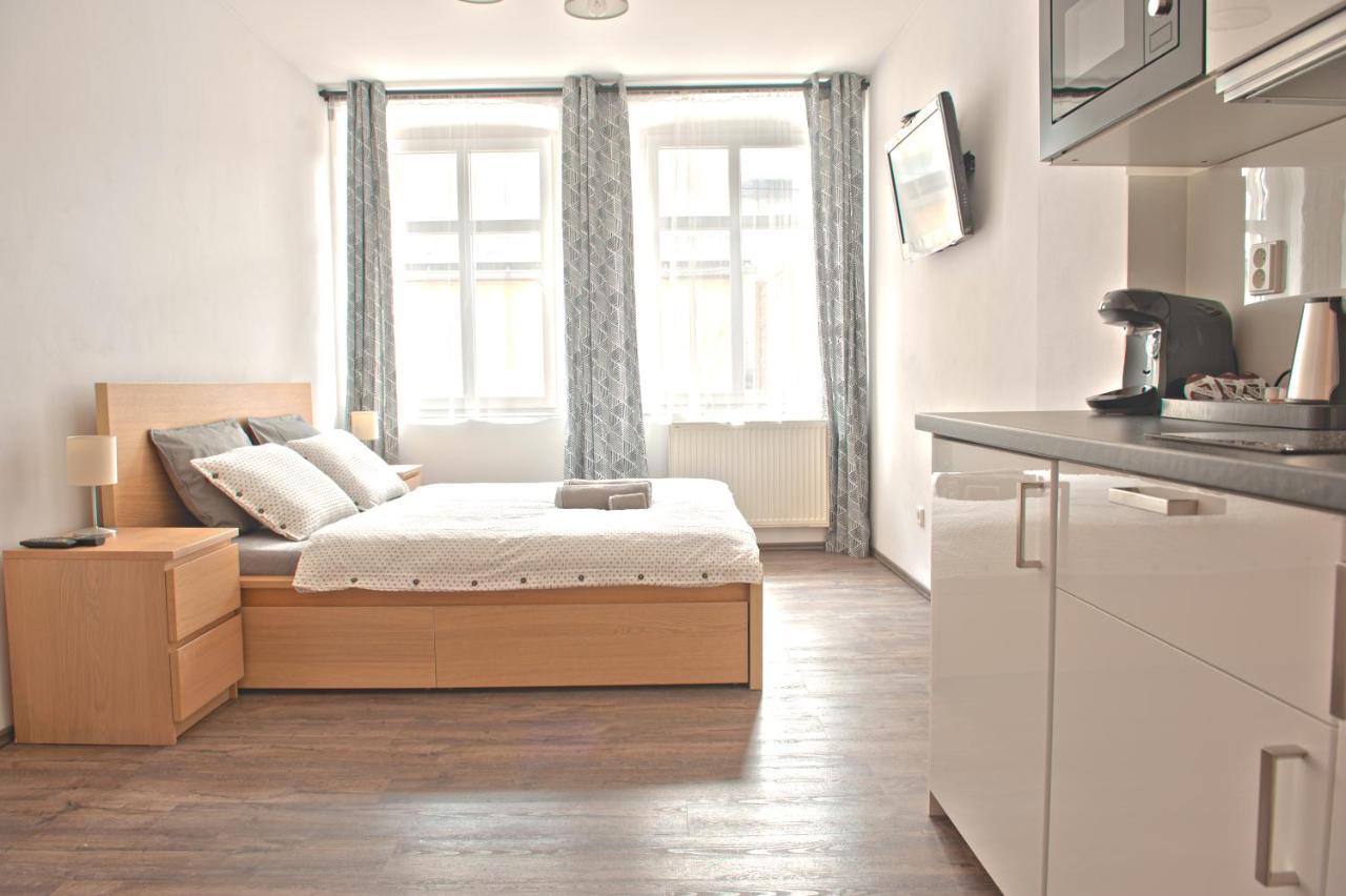 R&j Apartamento